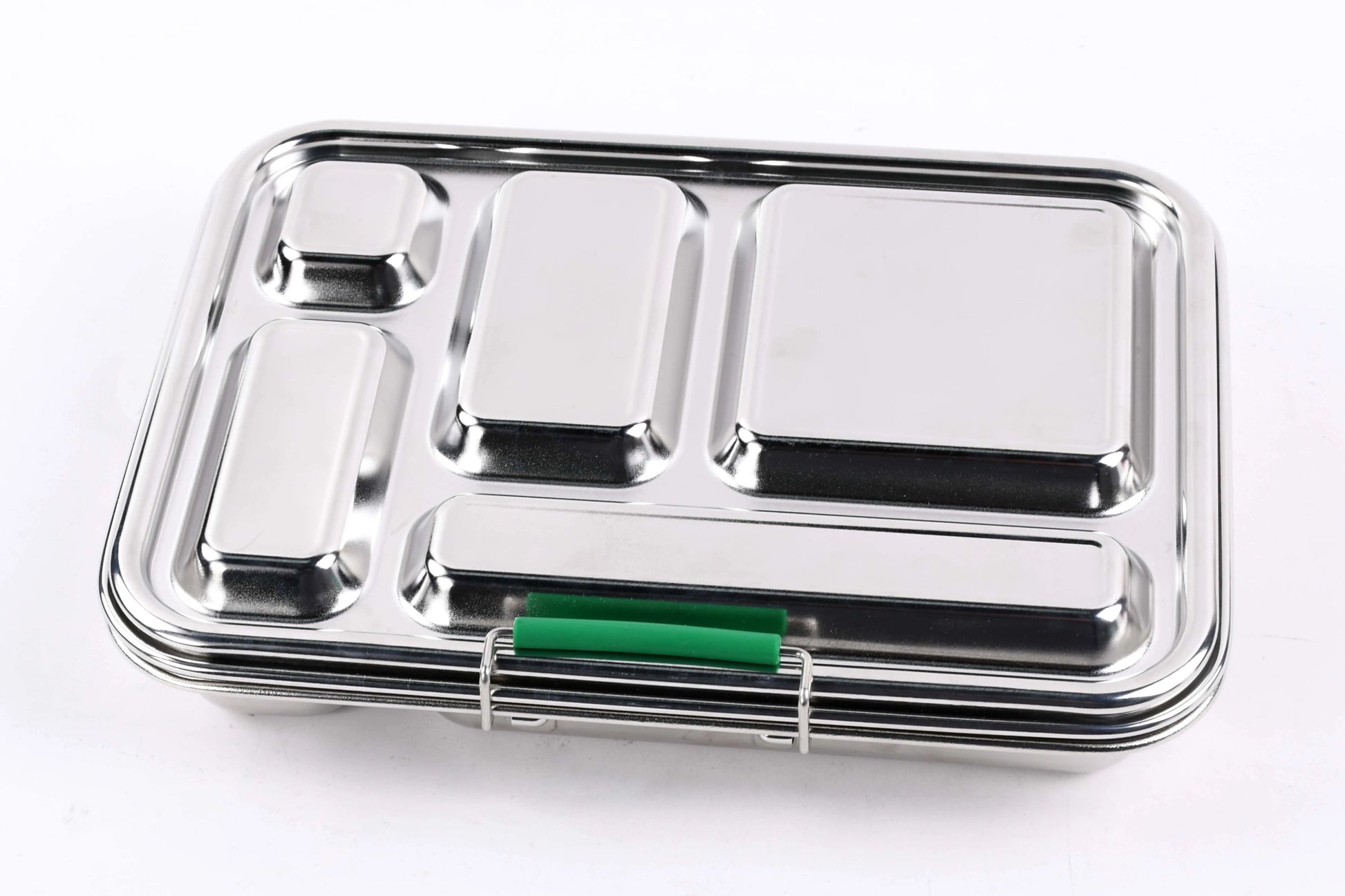 stainless-steel-bento-box-close-up-lid-lock